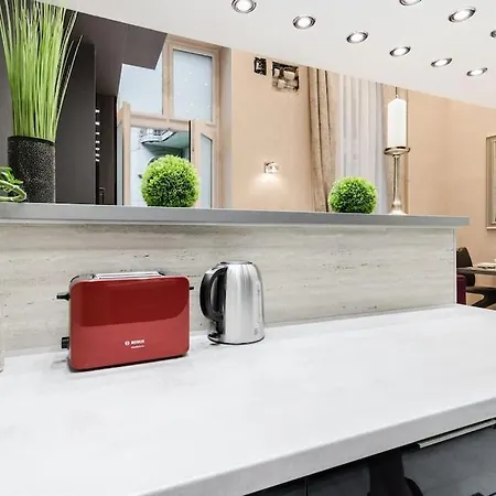 Stylish Two-bedroom In The Center Lägenhet *