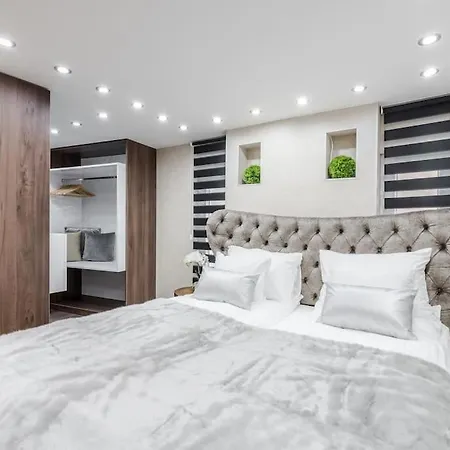 شقة Stylish Two-bedroom In The Center
