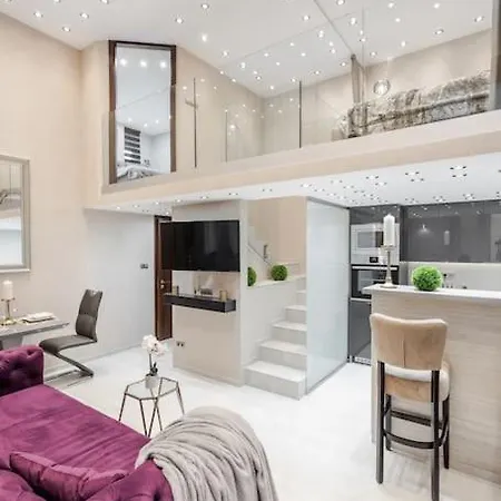Stylish Two-bedroom In The Center Budapešť