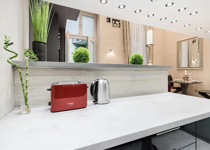 Stylish Two-bedroom In The Center شقة *