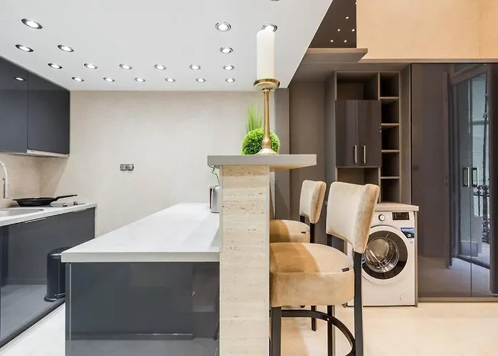 Stylish Two-bedroom In The Center بودابست