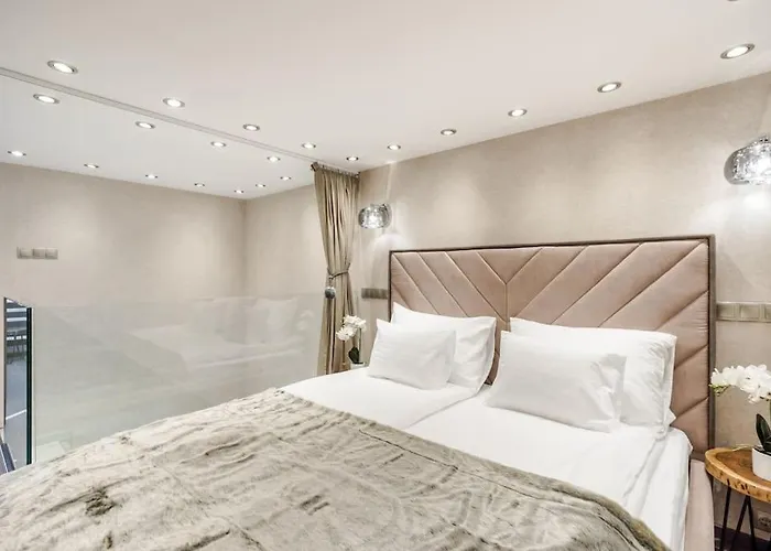 Stylish Two-bedroom In The Center * بودابست